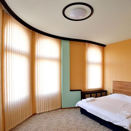 Hotel Cascade Plewen Zewnętrze zdjęcie